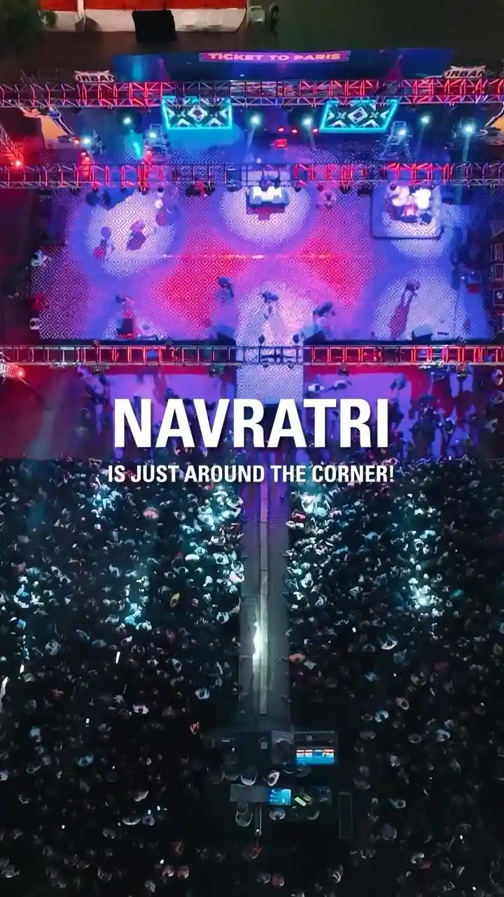 Book BollyJammers for an electrifying Garba night this Navratri! Unmatched energy